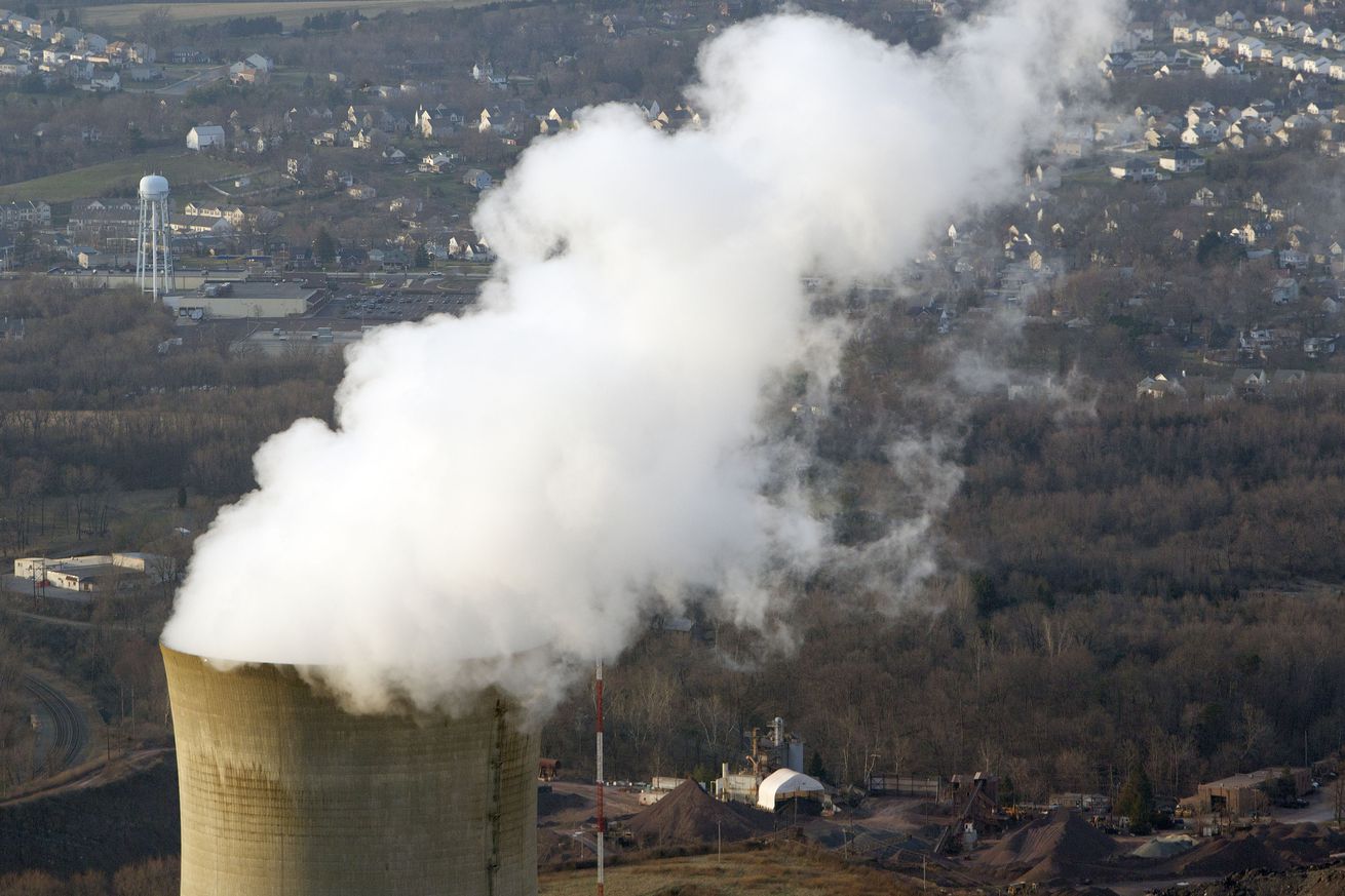 Limerick Generating Station nuclear energy plant in this aerial photo taken in Pottstown, Pennsylvania, U.S., on Friday, March 18, 2011.